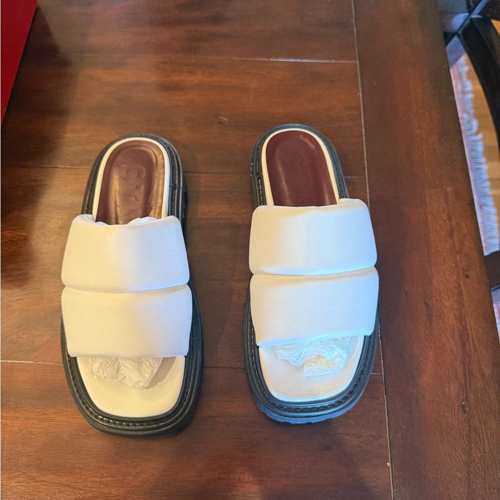 STAUD Astro Sandals